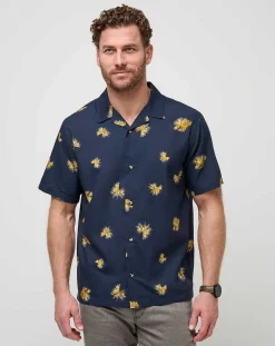 TravisMathew Polos>Casino Holiday Button-Up