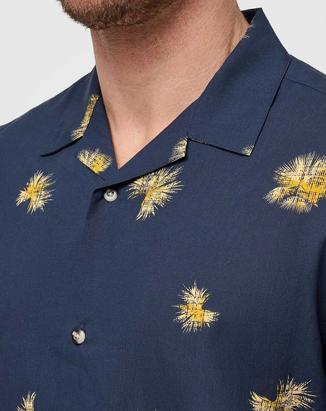 TravisMathew Polos>Casino Holiday Button-Up