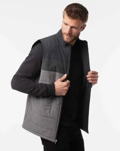 TravisMathew Outerwear><noscript><img width=