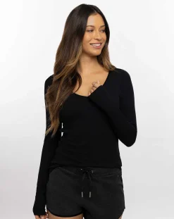 TravisMathew Shirts & Tops>Favorite Day Long Sleeve V-Neck Top