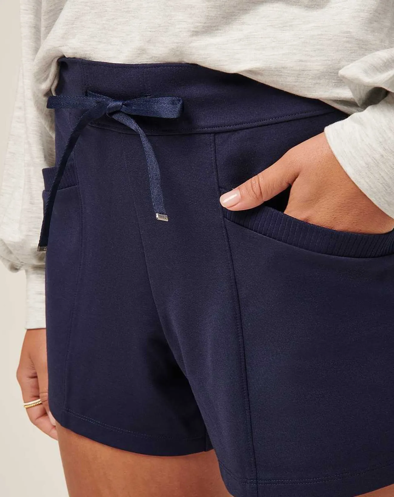 TravisMathew Shorts>Friday Ponte Pocket Short