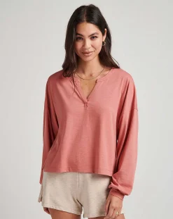 TravisMathew Shirts & Tops><noscript><img width=
