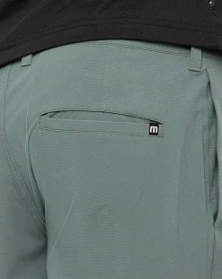 TravisMathew Shorts>Lucky Hand Short 9In