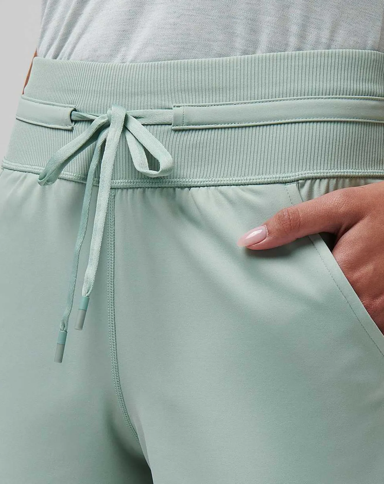 TravisMathew Shorts>Moveknit Tie Short