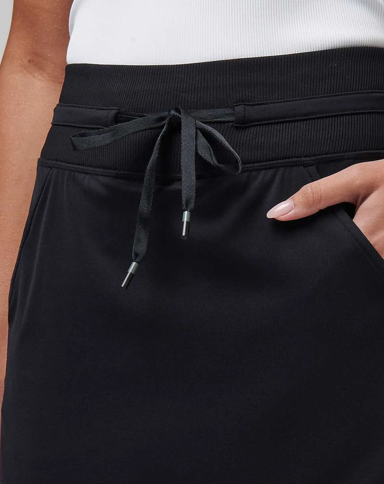 TravisMathew Skorts>Moveknit Tie Skort